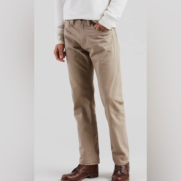 Men's khaki Levi jeans. Classic zip front, 505 style. Size 32 by 34. - Picture 2 of 6